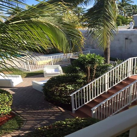 Luna Paradise By The Sea Aparthotel Lauderdale-by-the-Sea Екстериор снимка