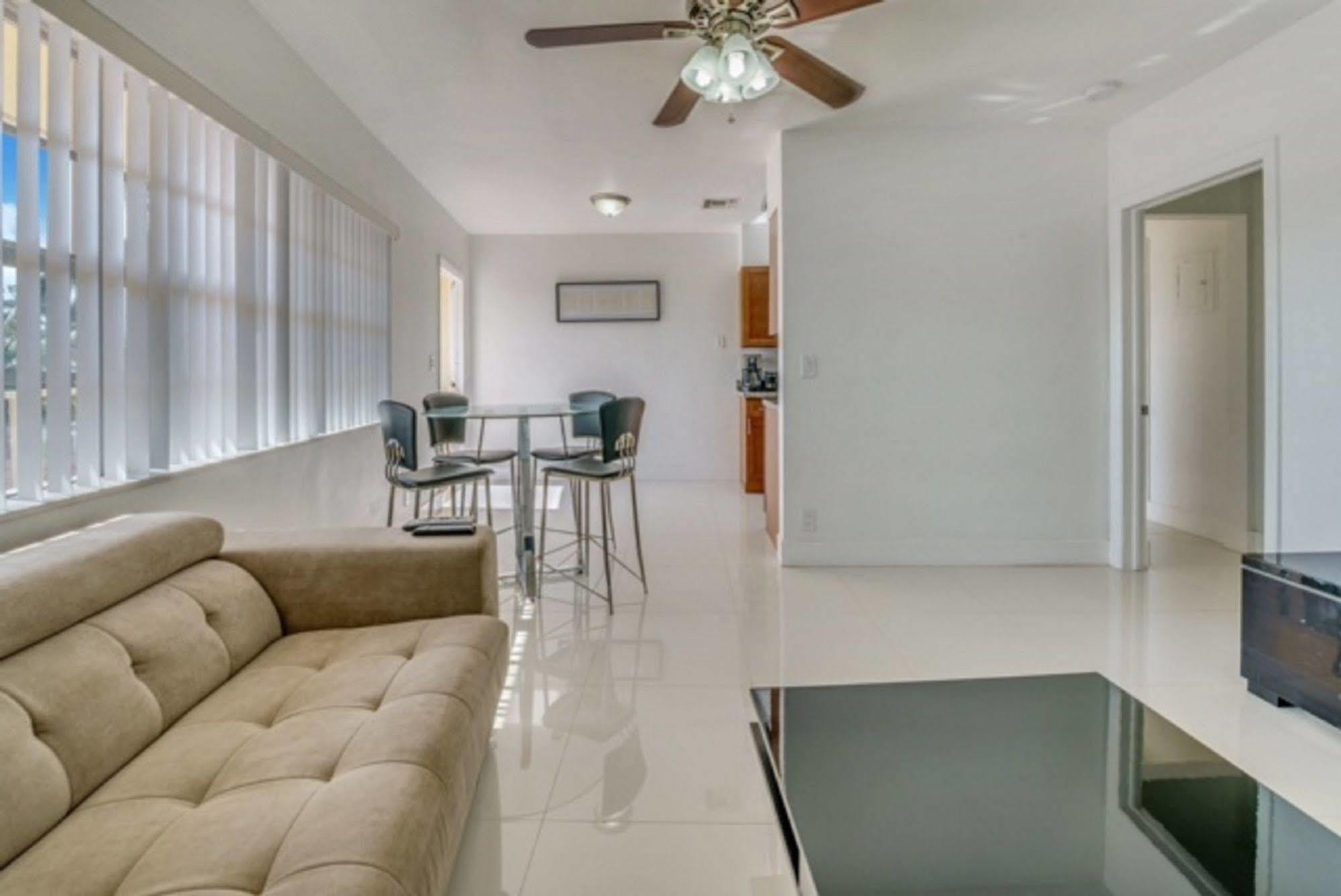 Luna Paradise By The Sea Aparthotel Lauderdale-by-the-Sea Екстериор снимка