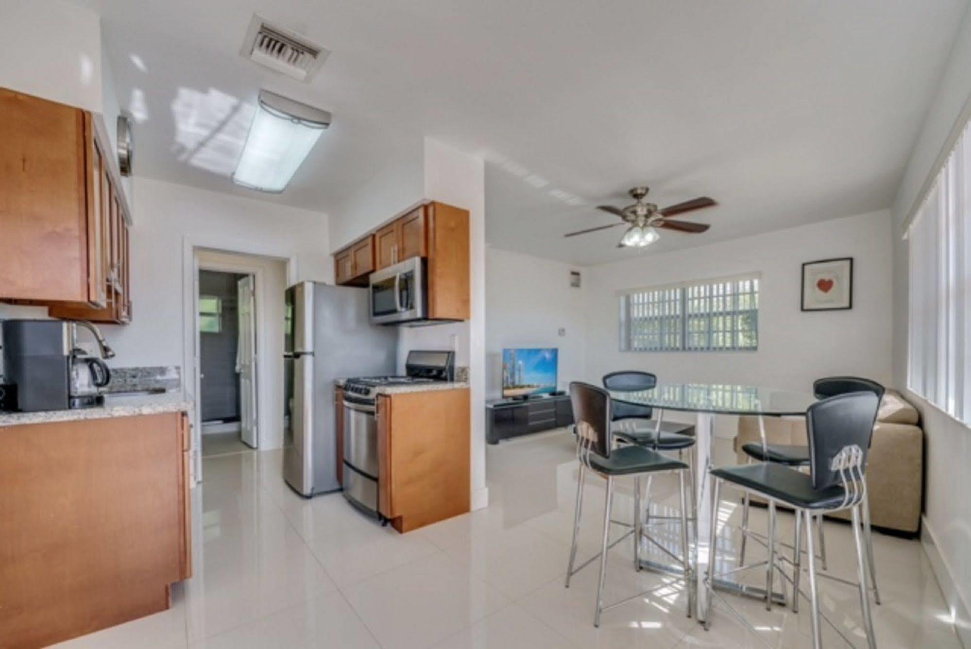 Luna Paradise By The Sea Aparthotel Lauderdale-by-the-Sea Екстериор снимка