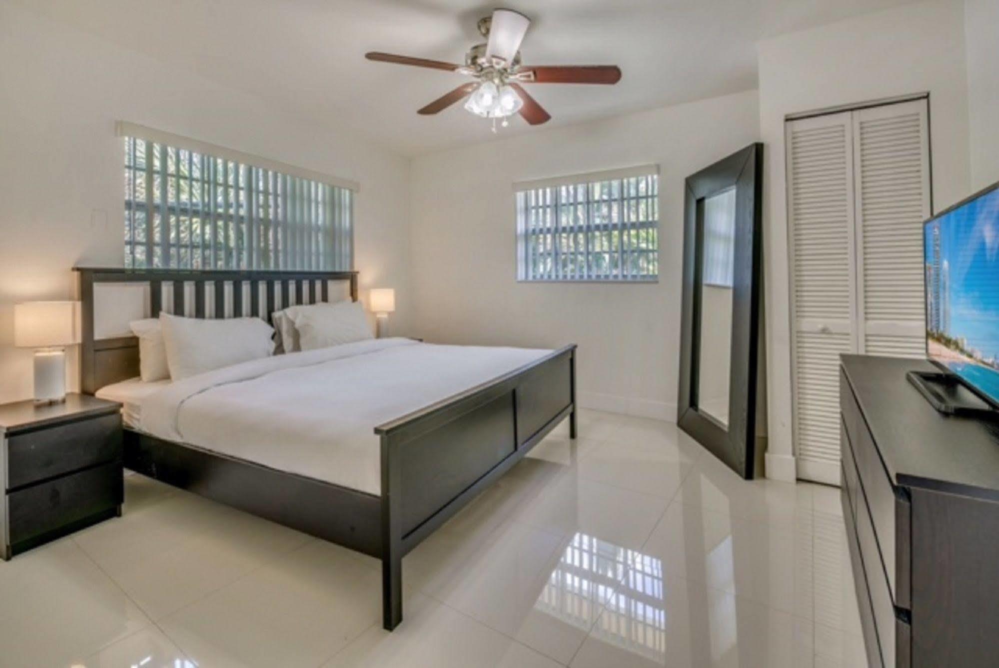 Luna Paradise By The Sea Aparthotel Lauderdale-by-the-Sea Екстериор снимка